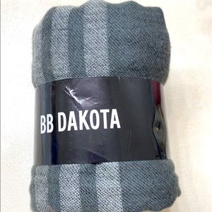 BB Dakota charcoal blanket scarf